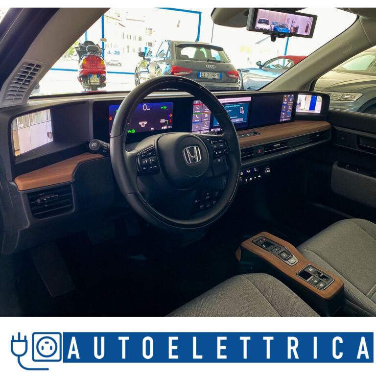 Honda e - interno