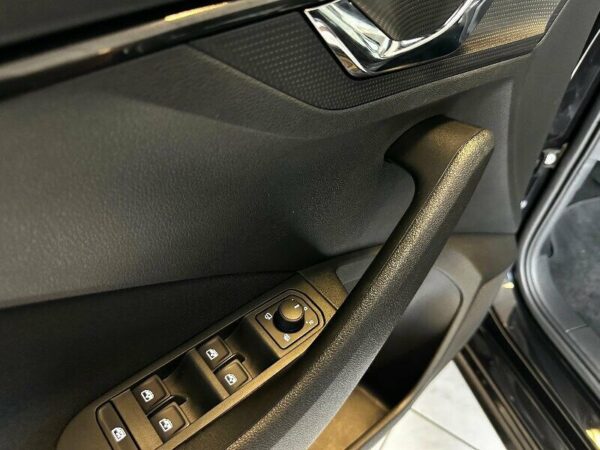 Skoda Kamiq 1.6 TDI SCR DSG Ambition - immagine 10