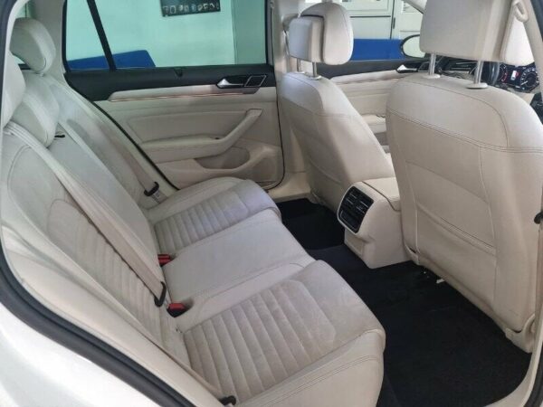 Volkswagen Passat Variant 2.0 TDI 190 CV 4MOTION DSG Highline BMT - immagine 7