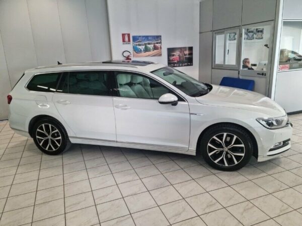 Volkswagen Passat Variant 2.0 TDI 190 CV 4MOTION DSG Highline BMT - immagine 2
