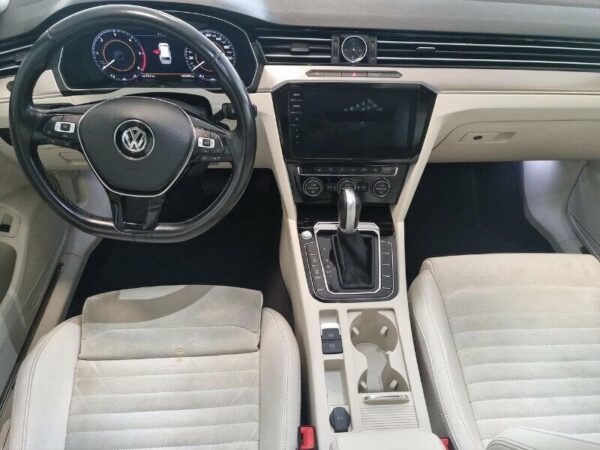 Volkswagen Passat Variant 2.0 TDI 190 CV 4MOTION DSG Highline BMT - immagine 8