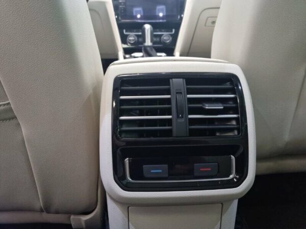 Volkswagen Passat Variant 2.0 TDI 190 CV 4MOTION DSG Highline BMT - immagine 10