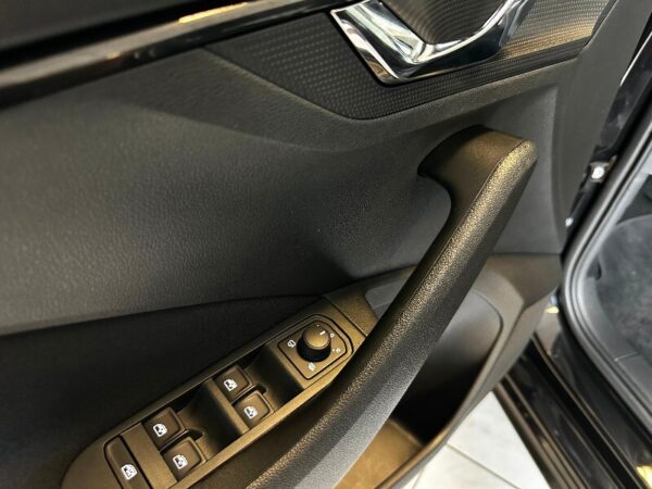 SKODA Kamiq Kamiq 1.6 TDI SCR DSG Ambition - immagine 10