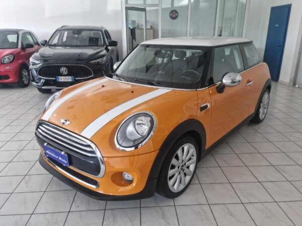 MINI Mini 4ª serie (F56) Mini 1.5 Cooper - immagine 2