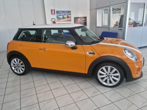 MINI Mini 4ª serie (F56) Mini 1.5 Cooper - immagine 4