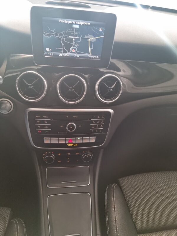 MERCEDES CLA        (C/X117) CLA 180 S.W. Business - immagine 13
