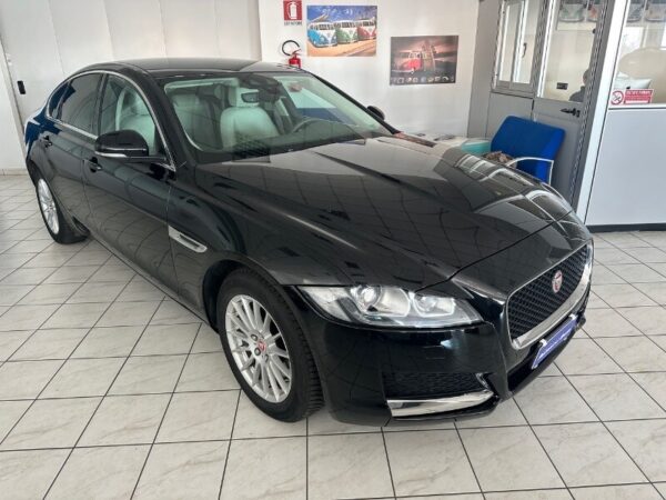 JAGUAR XF 2ª serie  (X260) XF 2.0 D 240 CV AWD aut. Prestige