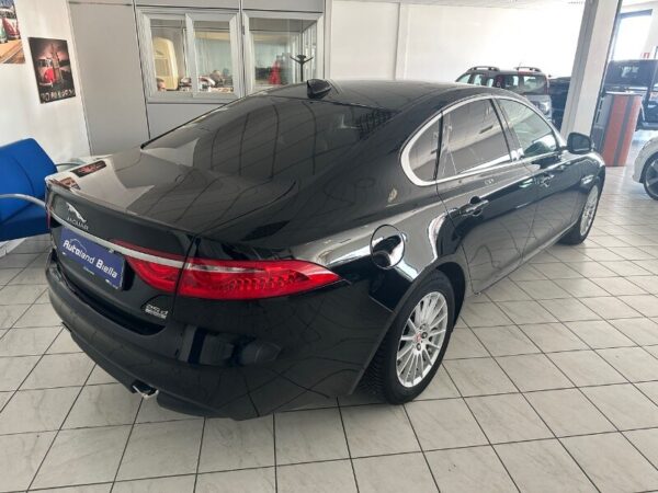 JAGUAR XF 2ª serie  (X260) XF 2.0 D 240 CV AWD aut. Prestige - immagine 6