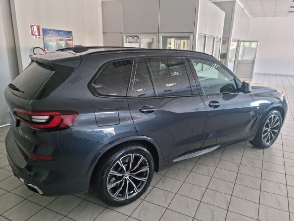 BMW X5        (G05/F95) X5 xDrive30d 48V Msport - immagine 3