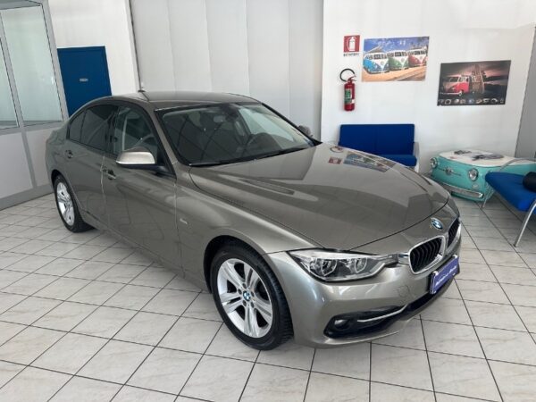 BMW Serie 3    (F30/31) 318d xDrive Sport