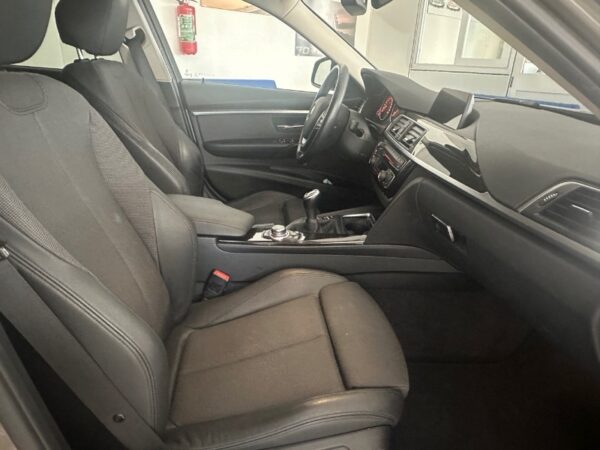 BMW Serie 3    (F30/31) 318d xDrive Sport - immagine 8
