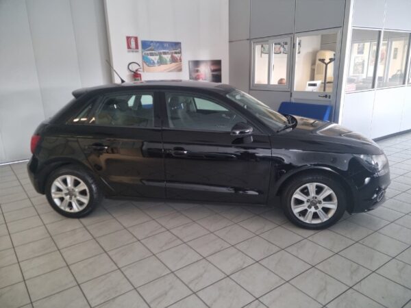 AUDI A1/S1 A1 SPB 1.6 TDI Attraction - immagine 4