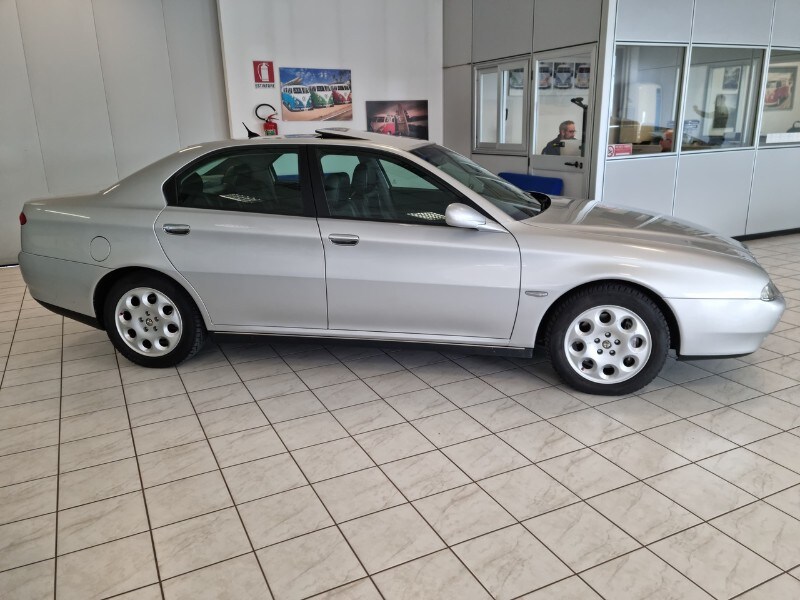 ALFA ROMEO 166 2.5i V6 24V cat Distinctive - immagine 5