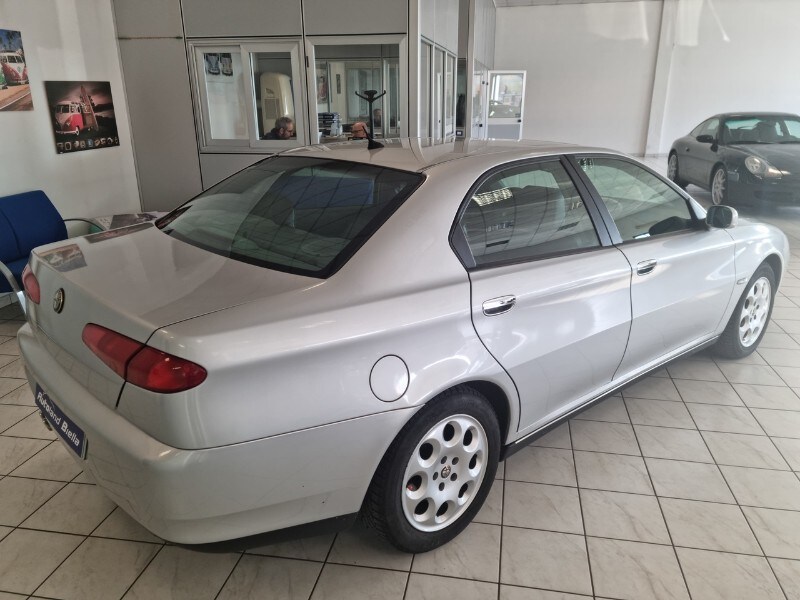ALFA ROMEO 166 2.5i V6 24V cat Distinctive - immagine 4