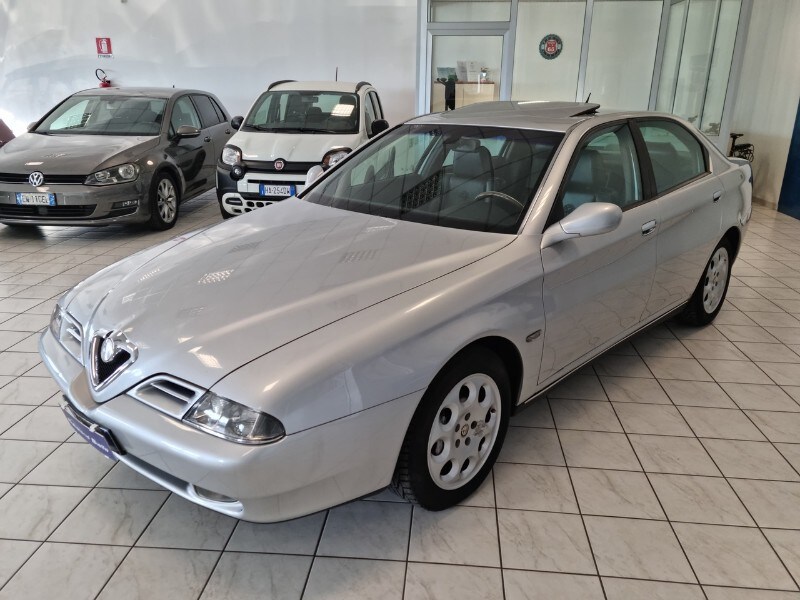ALFA ROMEO 166 2.5i V6 24V cat Distinctive - immagine 2