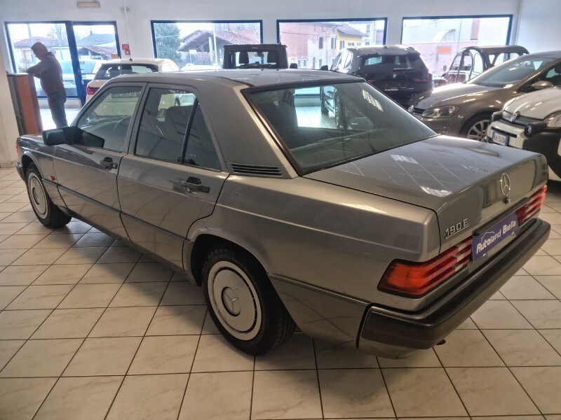 MERCEDES 190 2.0 E - immagine 7